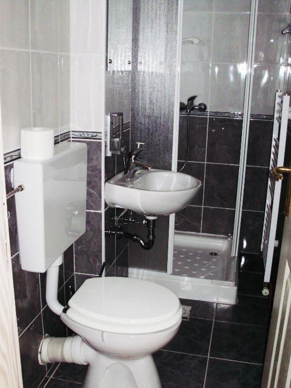 Hotel Pansion Izvor Korenica Habitación foto