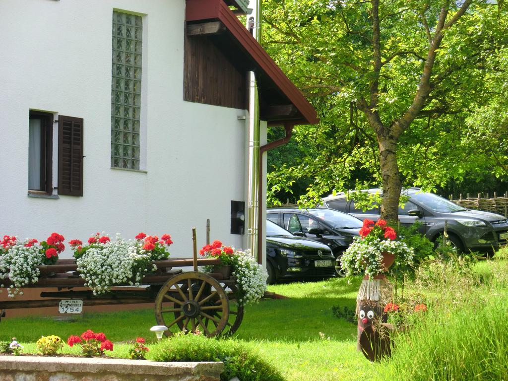 Hotel Pansion Izvor Korenica Exterior foto