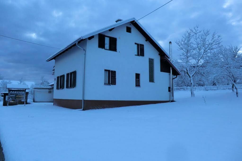 Hotel Pansion Izvor Korenica Exterior foto