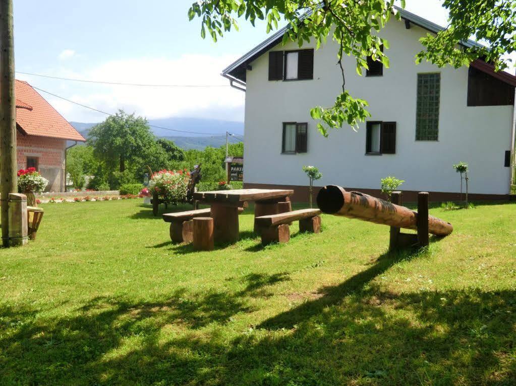 Hotel Pansion Izvor Korenica Exterior foto